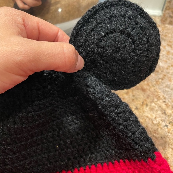 Mickey Mouse winter hat for 1 yr old - Picture 3 of 4
